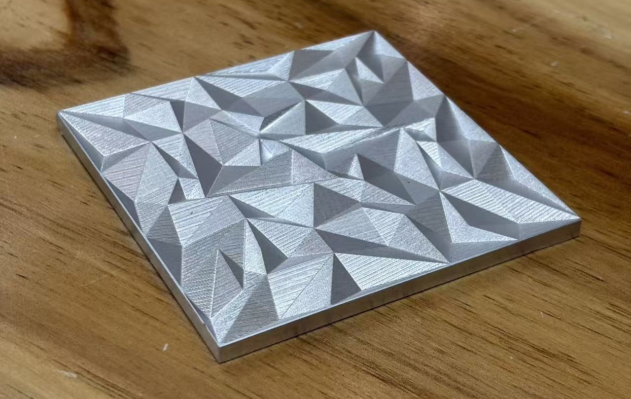 Rilievo geometrico in lega di alluminio