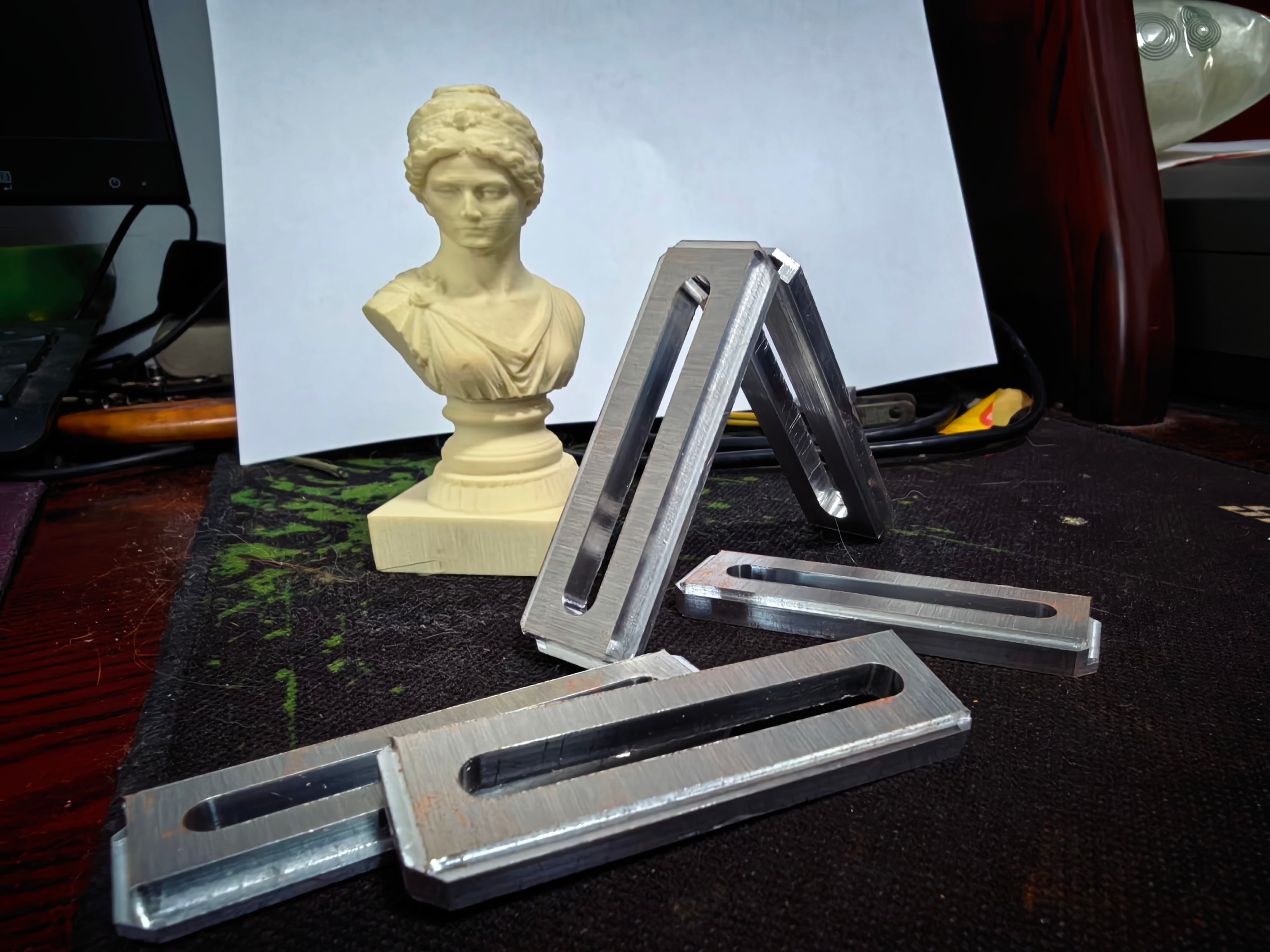 One aluminum sheet can be used to make five pressure plates!