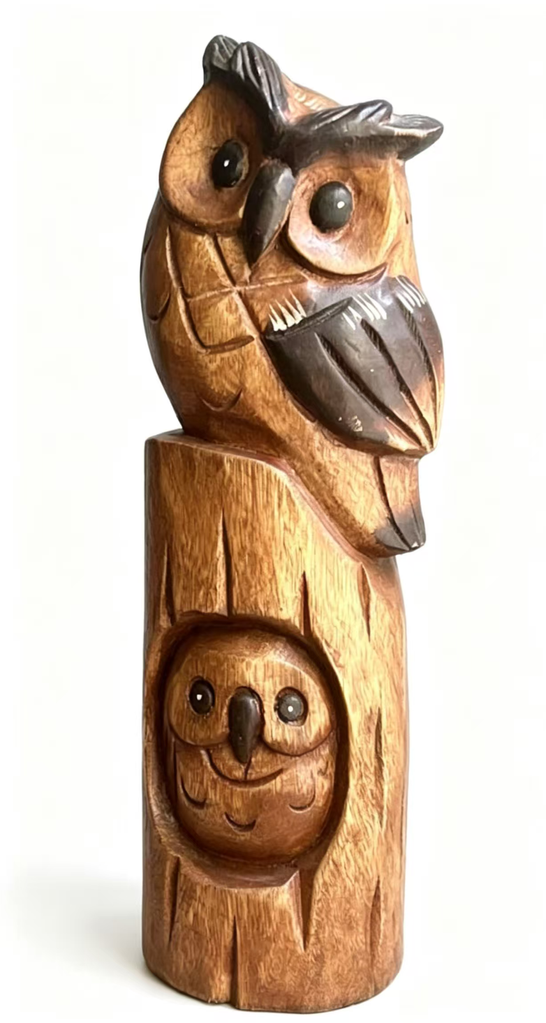 Mother and baby owl statue