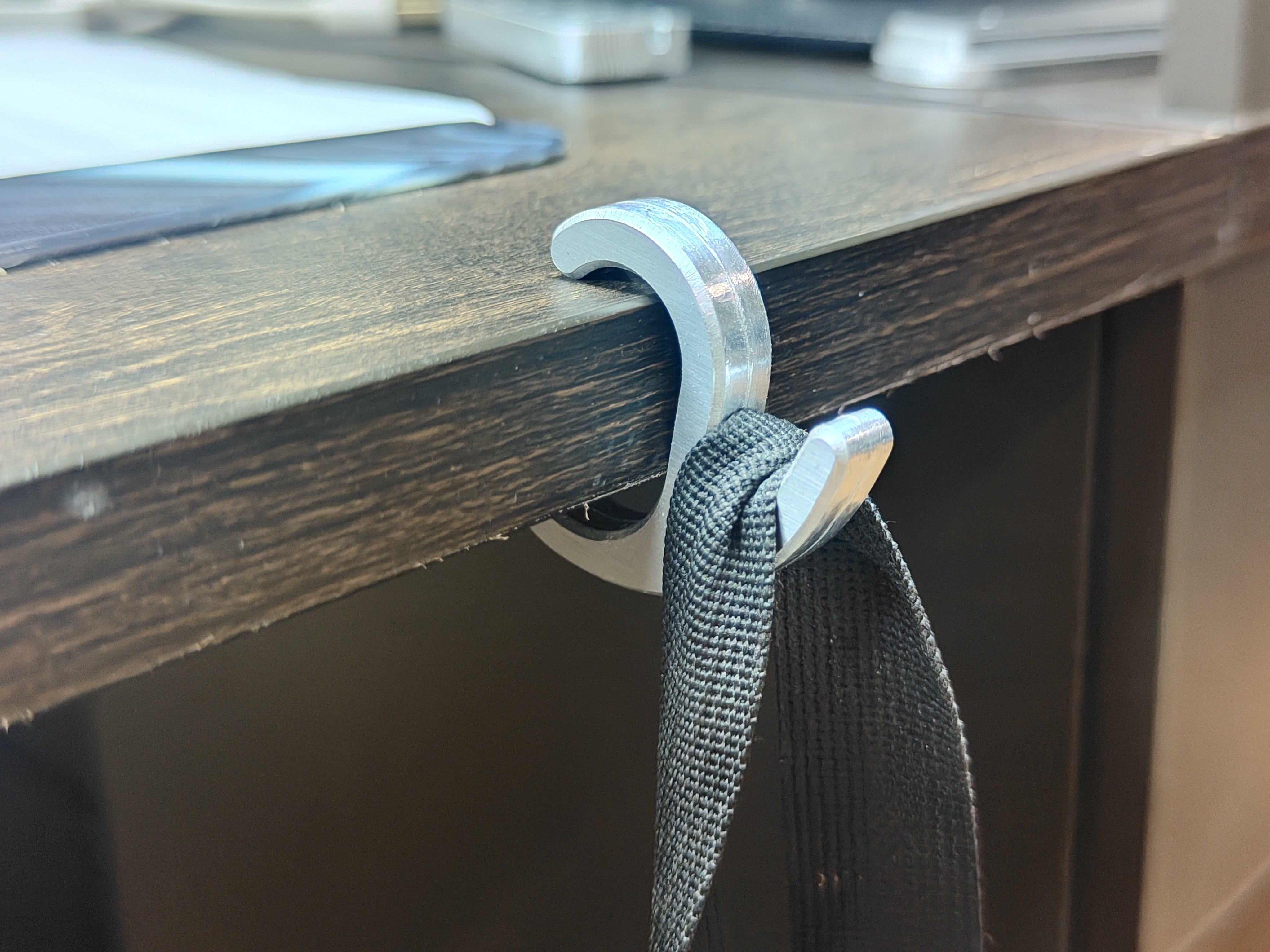 Desk hook